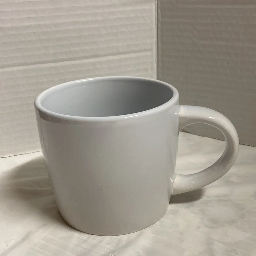 Peanuts Modern Gourmet Foods Stoneware Mug Cup Snoopy Sleeping in a Wreath 12oz